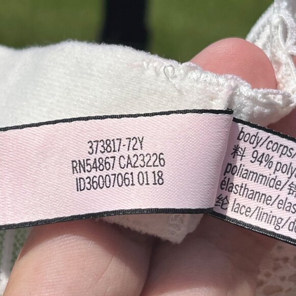 Victoria's Secret Dream Angels Cream Lace Teddy Bodysuit Size 32B - Picture 9 of 9